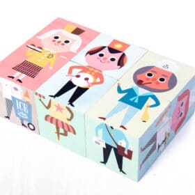 Puzzle-personnages-en-bois-(blocs)-cubes