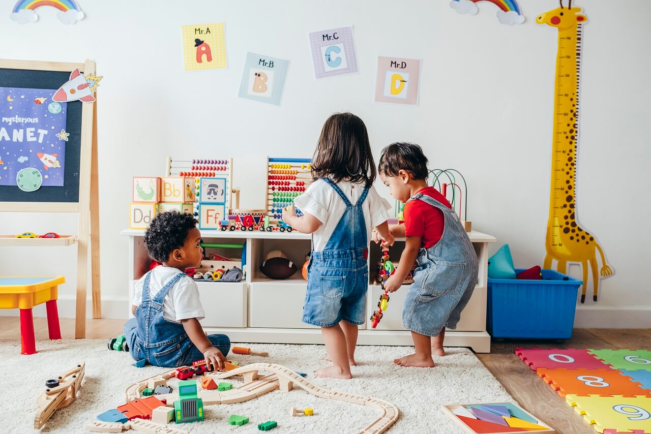 montessori} Coin nido, paniers à trésors et jouets bébé de ses 6 à 8 mois -  Le blog de carole