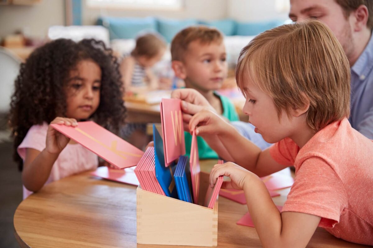 puzzles de lettres montessori